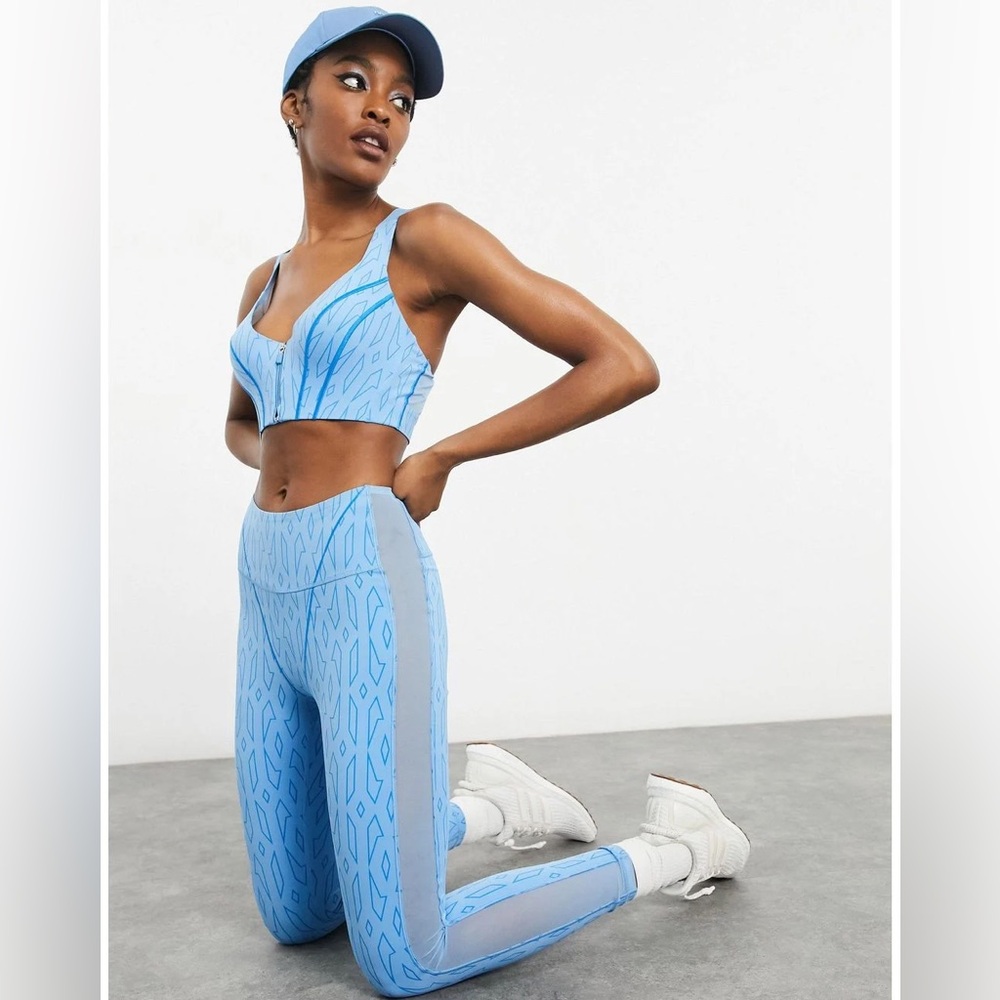 IVY PARK Adidas Monogram Zip Sports Bra MEDIUM-SUPPORT Light Blue